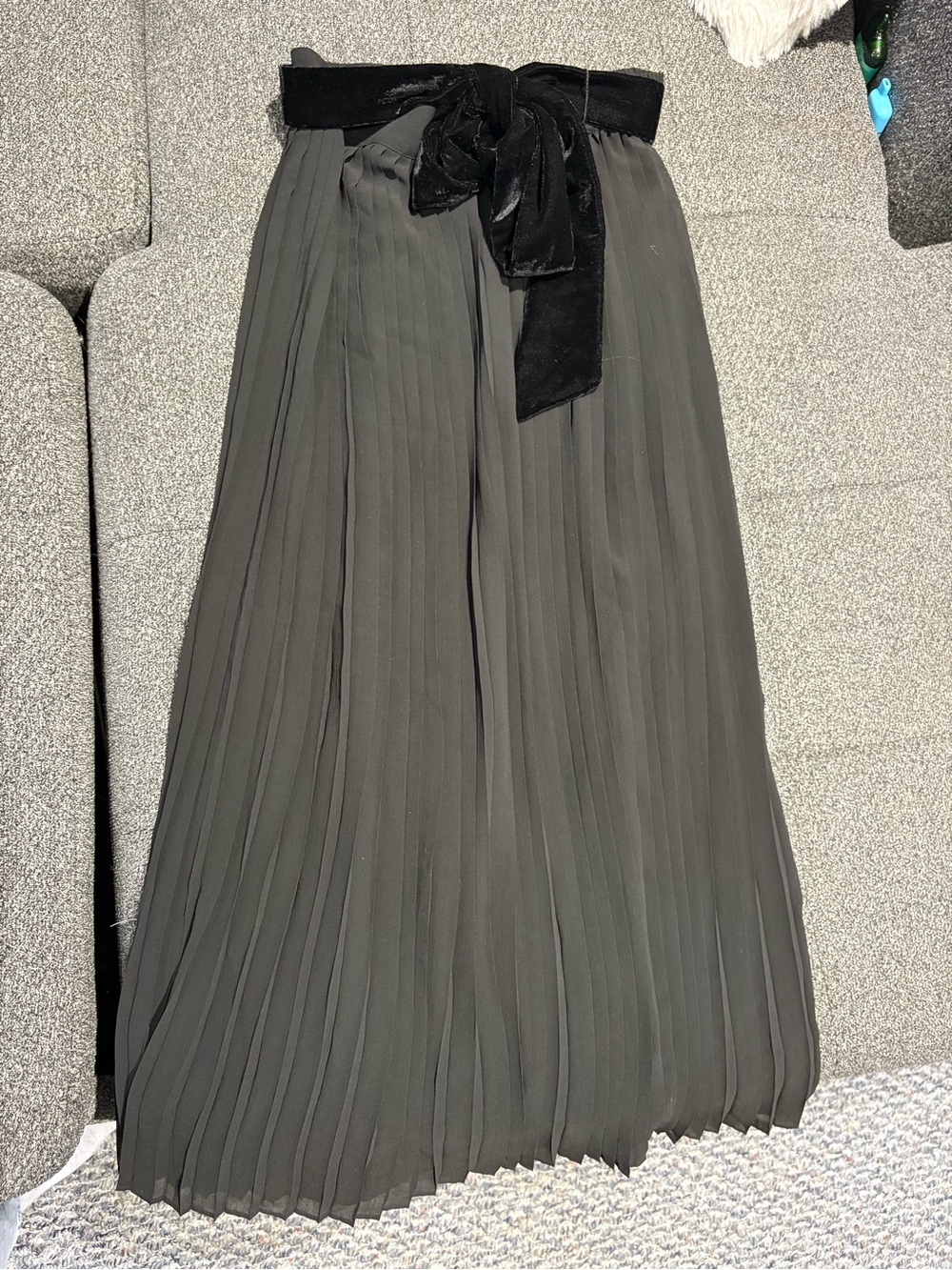 Pleated Maxi Skirt with Velvet Tie - Black